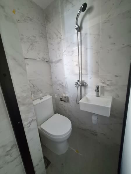 Sceneca Residence, Tanah Merah Kechil Link, 3 Bedrooms, 1,044 sqft, Condominium For Rent, by Jeffrey Tay, 500137037 - Bathroom - PropertyGuru.com.sg