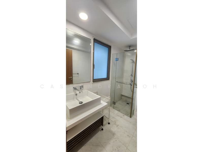 Suites at Orchard, 38 Handy Road, 2 Bedrooms, 560 sqft, Condominium For Rent, by Cassandra Loh, 500137050 - Bathroom - PropertyGuru.com.sg
