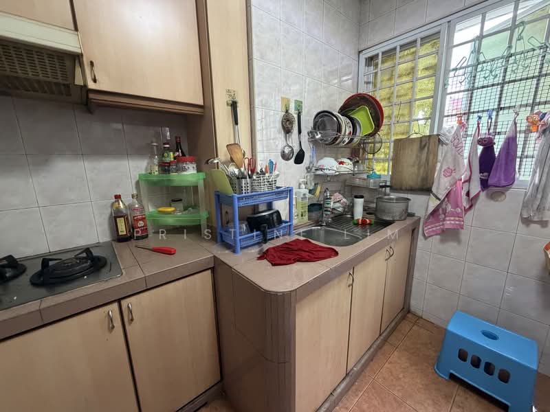 Investment Grade HDB Shophouse in the heart of Bedok Reservoir, Bedok Reservoir Road, 1,602 sqft, Shop / Shophouse For Sale, by Pristine Lim, 500137062 - Kitchen - CommercialGuru.com.sg