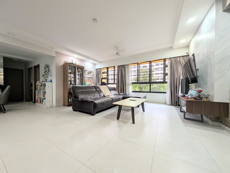 463B Bukit Batok Street 41, 463B Bukit Batok Street 41, 3 Bedrooms, 1,216 sqft, HDB Flat For Sale, by Leon Khiu, 500137072 - Living Room - PropertyGuru.com.sg
