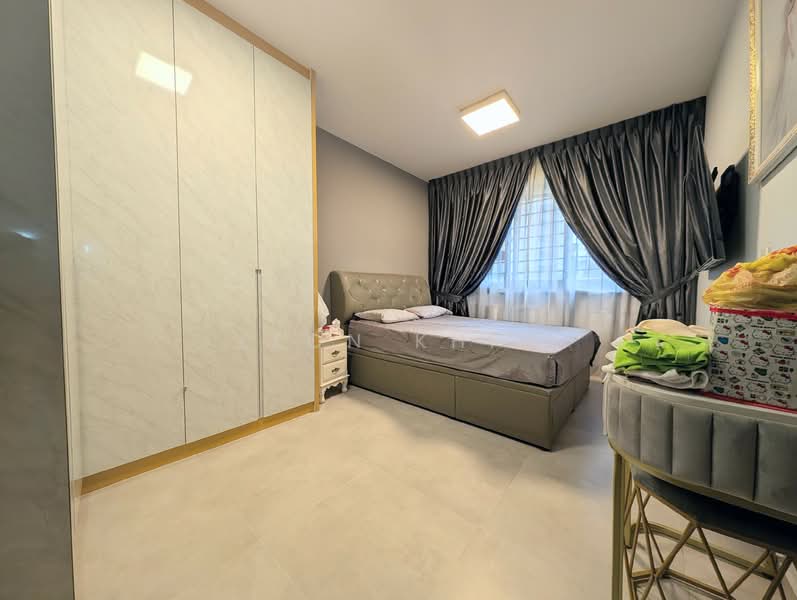 463B Bukit Batok Street 41, 463B Bukit Batok Street 41, 3 Bedrooms, 1,216 sqft, HDB Flat For Sale, by Leon Khiu, 500137072 - Master Bedroom - PropertyGuru.com.sg