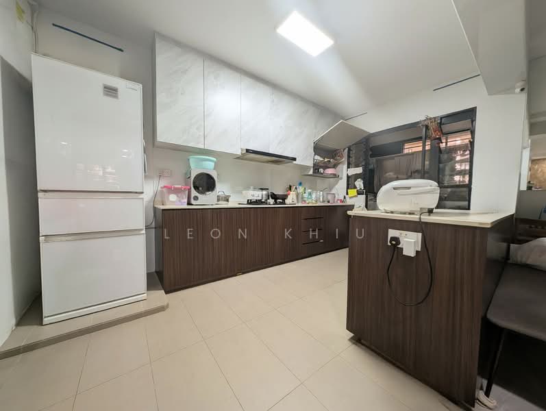 463B Bukit Batok Street 41, 463B Bukit Batok Street 41, 3 Bedrooms, 1,216 sqft, HDB Flat For Sale, by Leon Khiu, 500137072 - Kitchen - PropertyGuru.com.sg