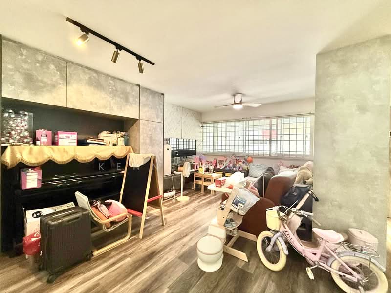 911 Tampines Street 91, 911 Tampines Street 91, 3 Bedrooms, 1,119 sqft, HDB Flat For Sale, by Kenneth Yeo, 500137075 - Living Room - PropertyGuru.com.sg