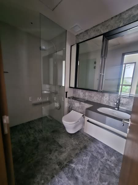 Parksuites, 18 Holland Grove Road, 1 Bedroom, 592 sqft, Condominium For Sale, by Emirly Tan 陈真珠, 500137083 - Bathroom - PropertyGuru.com.sg