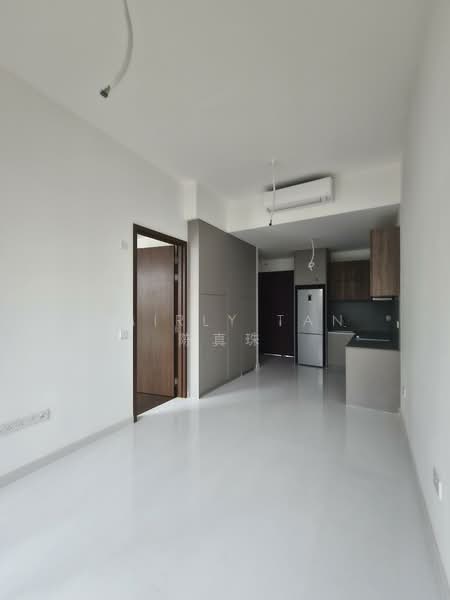 Parksuites, 18 Holland Grove Road, 1 Bedroom, 592 sqft, Condominium For Sale, by Emirly Tan 陈真珠, 500137083 - Kitchen - PropertyGuru.com.sg