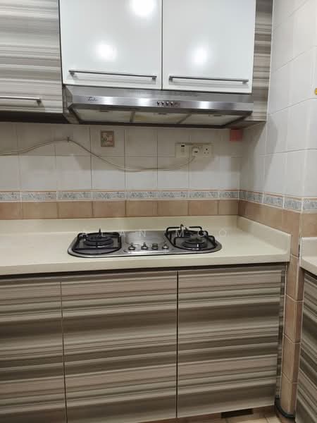 Yishun Emerald, 20 Canberra Drive, 3 Bedrooms, 1,206 sqft, Condominium For Rent, by Alan Moo, 500137092 - Kitchen - PropertyGuru.com.sg