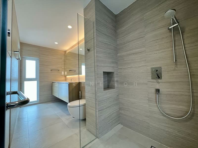 Riviera Drive, , 6 Bedrooms, 7,900 sqft, Detached House For Sale, by Serene Loh, 500137098 - Bathroom - PropertyGuru.com.sg