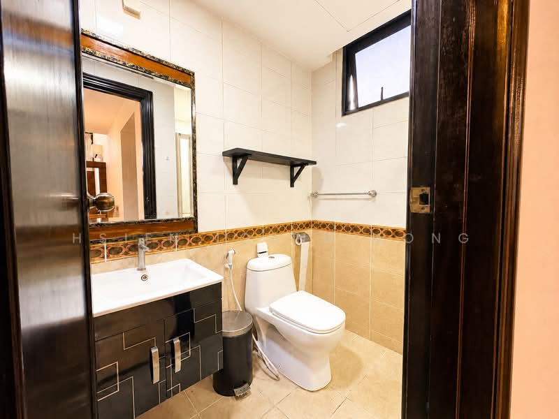 Glendale Park, 25A Hillview Avenue, 2 Bedrooms, 1,206 sqft, Condominium For Rent, by Hsien Loong Wong, 500137111 - Common Bathroom - PropertyGuru.com.sg