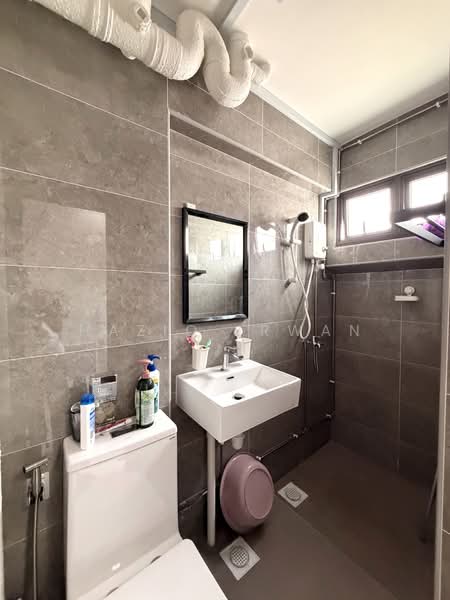 152 Yung Ho Road, 152 Yung Ho Road, 3 Bedrooms, 1,119 sqft, HDB Flat For Sale, by Haziq Irwan, 500137133 - Bathroom - PropertyGuru.com.sg