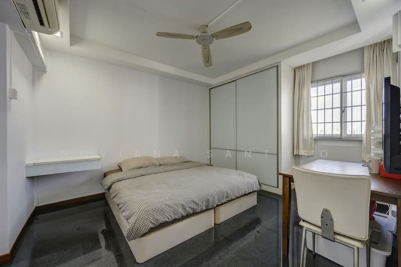 96 Bedok North Avenue 4, 96 Bedok North Avenue 4, 3 Bedrooms, 1,324 sqft, HDB Flat For Sale, by Noviana Santoso, 500137140 - Bedroom - PropertyGuru.com.sg