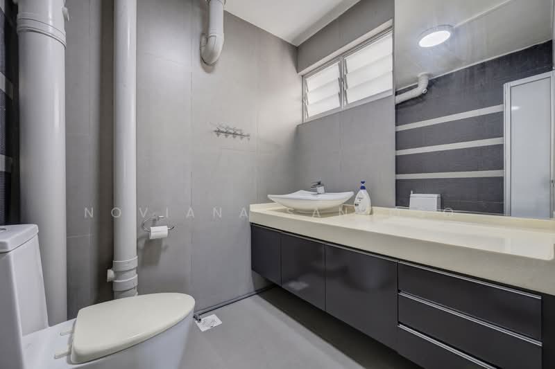 96 Bedok North Avenue 4, 96 Bedok North Avenue 4, 3 Bedrooms, 1,324 sqft, HDB Flat For Sale, by Noviana Santoso, 500137140 - Bathroom - PropertyGuru.com.sg