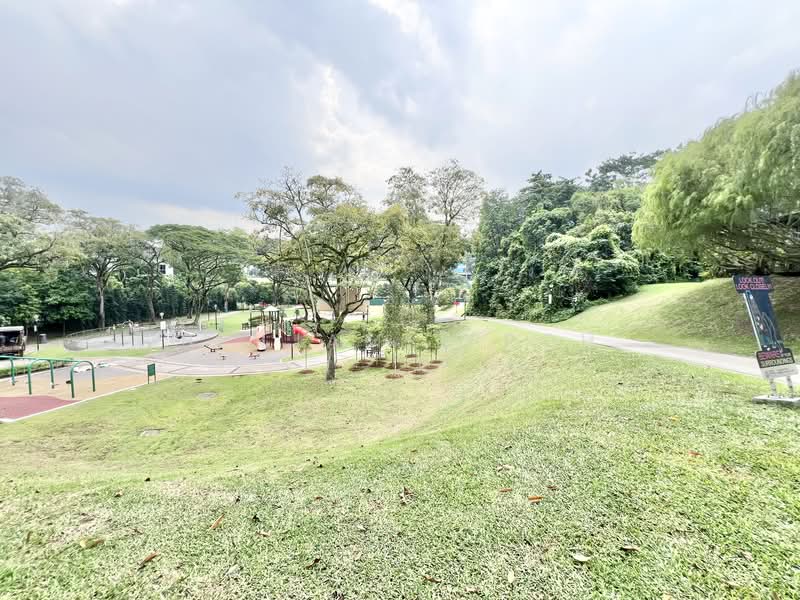 MODERN COSY, MOVE IN CONDITION 2.5STY TERRACE, OFF UPPER THOMSON ROAD, 4 Bedrooms, 3,500 sqft, Corner Terrace For Sale, by Benjamin Poh, 500137149 - Exterior - PropertyGuru.com.sg