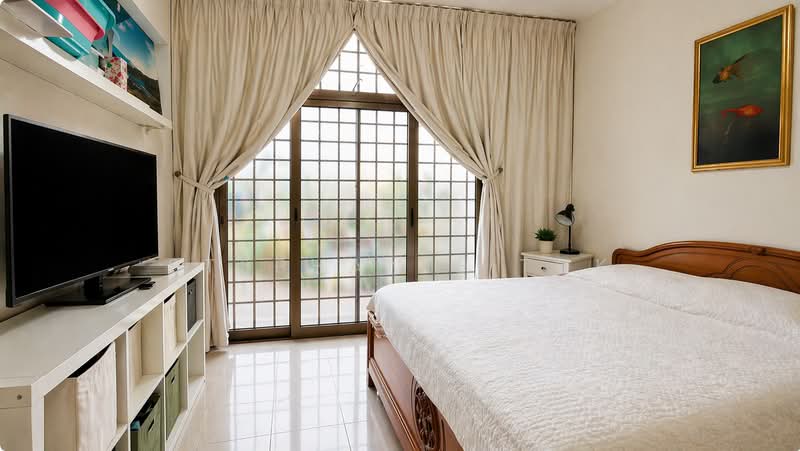 3 Storey Regular Sized Semi D with no West Sun, No West Sun, Wide Frontage, Park 3 cars, Regular, 6 Bedrooms, 4,000 sqft, Semi-Detached House For Sale, by Stephanie Tok, 500137157 - Bedroom - PropertyGuru.com.sg