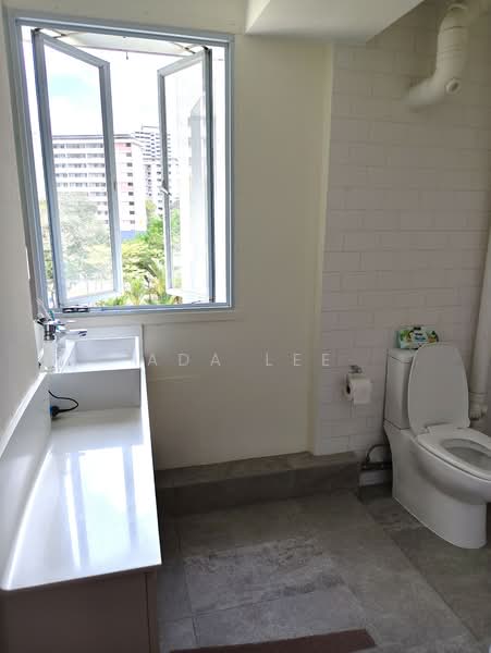 411 Commonwealth Avenue West, 411 Commonwealth Avenue West, 3 Bedrooms, 1,044 sqft, HDB Flat For Sale, by Ada Lee, 500137160 - Bathroom - PropertyGuru.com.sg