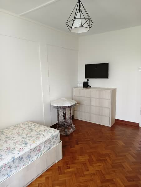 411 Commonwealth Avenue West, 411 Commonwealth Avenue West, 3 Bedrooms, 1,044 sqft, HDB Flat For Sale, by Ada Lee, 500137160 - Bedroom - PropertyGuru.com.sg