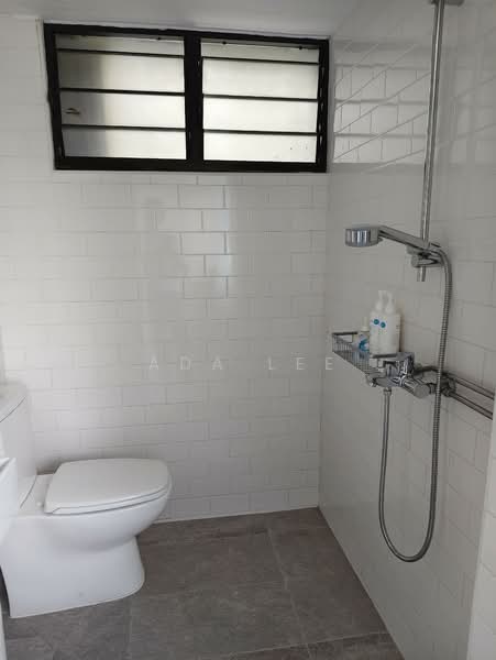 411 Commonwealth Avenue West, 411 Commonwealth Avenue West, 3 Bedrooms, 1,044 sqft, HDB Flat For Sale, by Ada Lee, 500137160 - Bathroom - PropertyGuru.com.sg