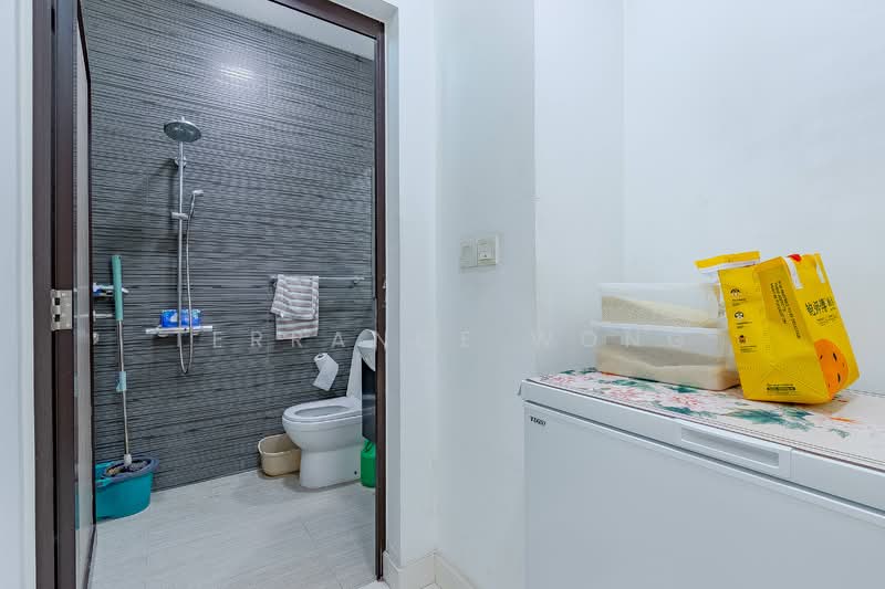 NEWest, 3 West Coast Drive, 4 Bedrooms, 2,518 sqft, Cluster House For Sale, by Terrance Wong, 500137162 - Bathroom - PropertyGuru.com.sg