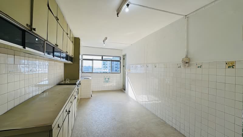 540 Ang Mo Kio Avenue 10, 540 Ang Mo Kio Avenue 10, 2 Bedrooms, 732 sqft, HDB Flat For Sale, by Robin Chan, 500137187 - Kitchen - PropertyGuru.com.sg