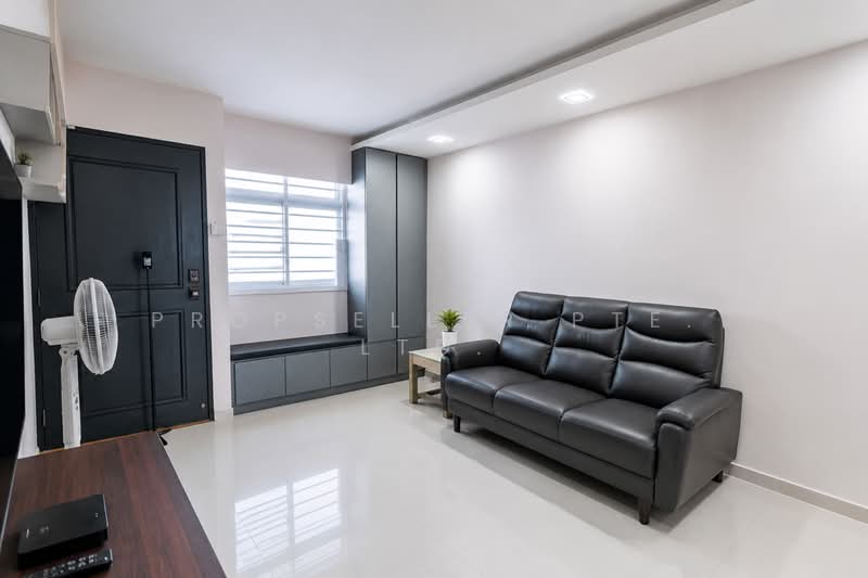 434 Clementi Avenue 3, 434 Clementi Avenue 3, 2 Bedrooms, 721 sqft, HDB Flat For Sale, by KOH YONG JIAN, 500137191 - Living Room - PropertyGuru.com.sg