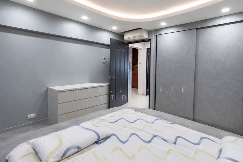 434 Clementi Avenue 3, 434 Clementi Avenue 3, 2 Bedrooms, 721 sqft, HDB Flat For Sale, by KOH YONG JIAN, 500137191 - Bedroom - PropertyGuru.com.sg