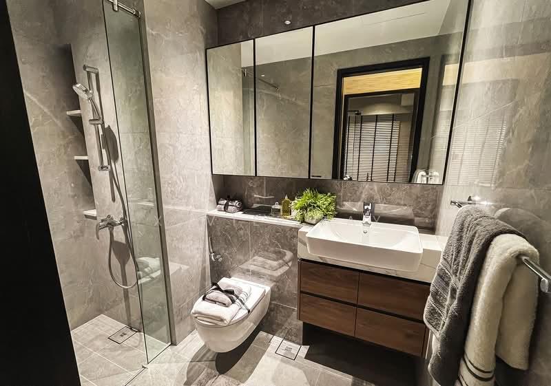 Blossoms By The Park, 9 Slim Barracks Rise, 2 Bedrooms, 678 sqft, Condominium For Sale, by Xavier Tay, 500137200 - Bathroom - PropertyGuru.com.sg