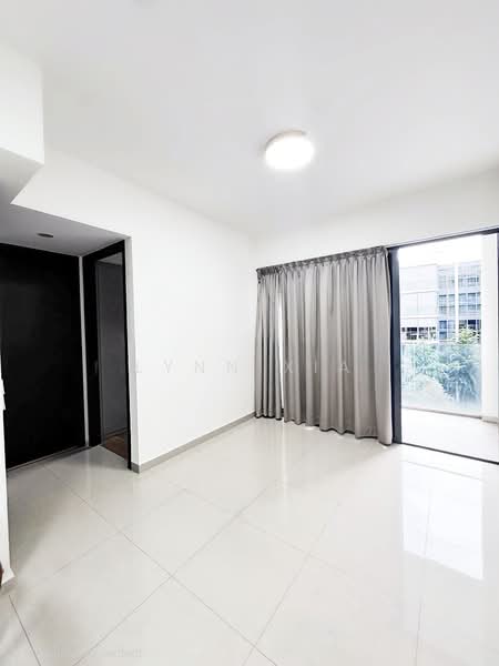 The Gazania, 5 How Sun Drive, 2 Bedrooms, 635 sqft, Condominium For Sale, by Lynn Xia, 500137230 - Living Room - PropertyGuru.com.sg