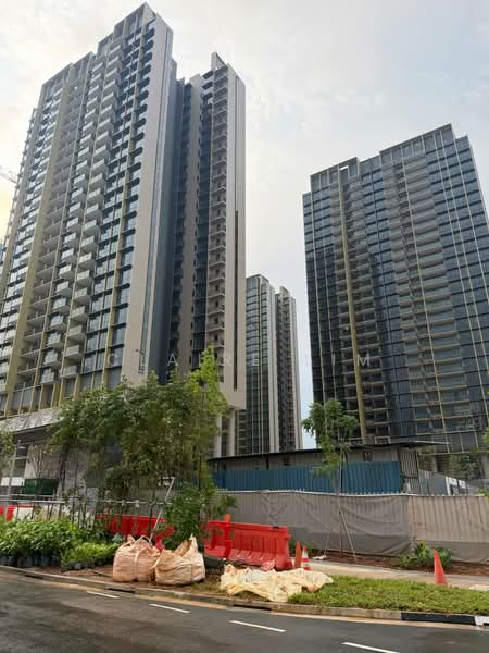 Pinetree Hill, 30 Pine Grove, 3 Bedrooms, 969 sqft, Condominium For Sale, by Claire Lim, 500137232 - Exterior - PropertyGuru.com.sg