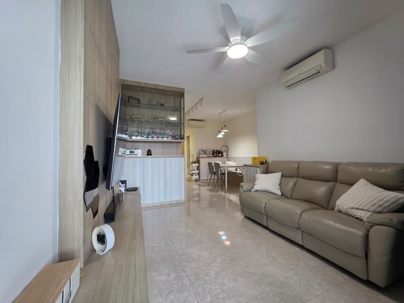 The Santorini, 31 Tampines Street 86, 3 Bedrooms, 1,108 sqft, Condominium For Sale, by Gene Pok, 500137240 - Living Room - PropertyGuru.com.sg