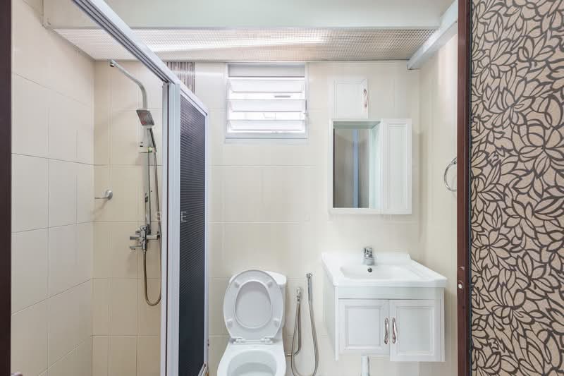 453B Fernvale Road, 453B Fernvale Road, 3 Bedrooms, 990 sqft, HDB Flat For Sale, by Sesth Shah, 500137254 - Bathroom - PropertyGuru.com.sg