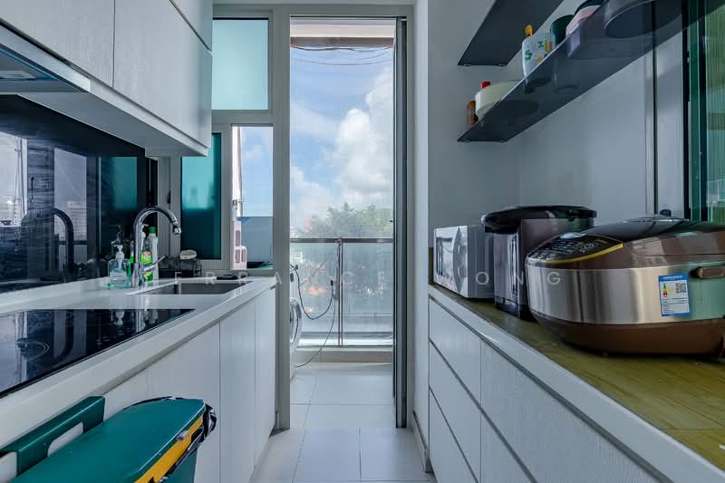 NEWest, 3 West Coast Drive, 4 Bedrooms, 2,518 sqft, Cluster House For Sale, by Terrance Wong, 500137256 - Kitchen - PropertyGuru.com.sg