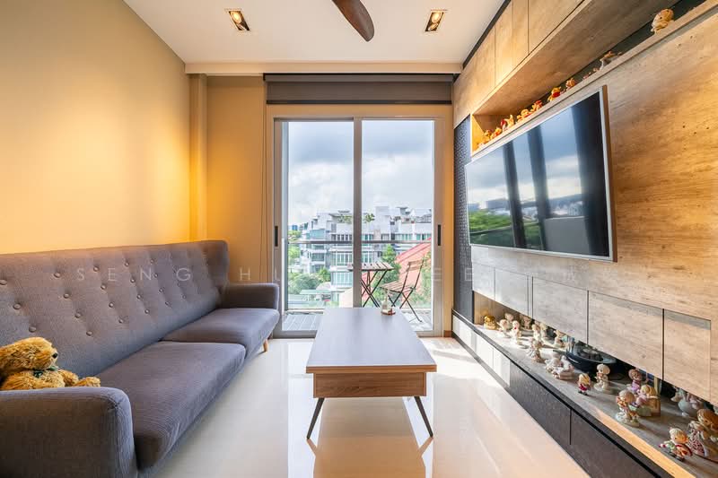 The Vue, 355 Upper Paya Lebar Road, 2 Bedrooms, 1,087 sqft, Condominium For Sale, by Seng Huat Kee 纪成发, 500137261 - Living Room - PropertyGuru.com.sg