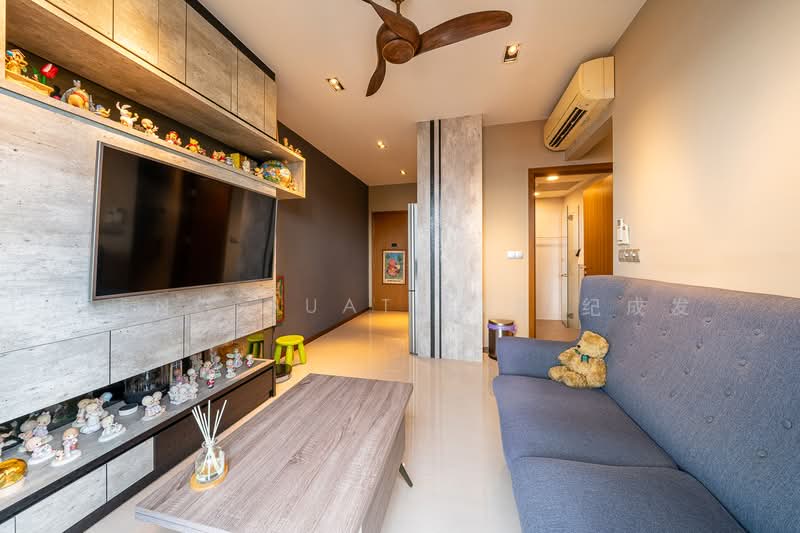 The Vue, 355 Upper Paya Lebar Road, 2 Bedrooms, 1,087 sqft, Condominium For Sale, by Seng Huat Kee 纪成发, 500137261 - Living Room - PropertyGuru.com.sg