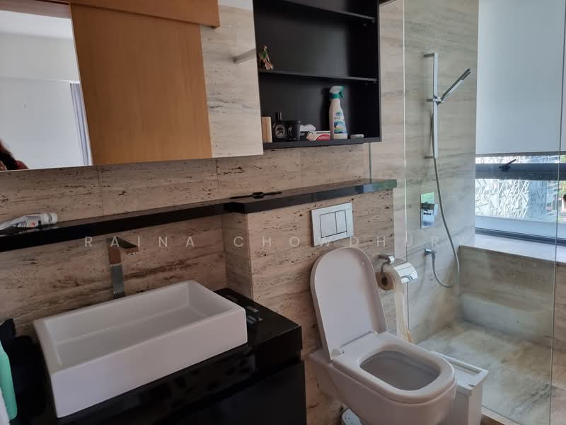 Luma, 6 River Valley Grove, 2 Bedrooms, 907 sqft, Condominium For Sale, by Raina Chowdhury, 500137273 - Master Bathroom - PropertyGuru.com.sg