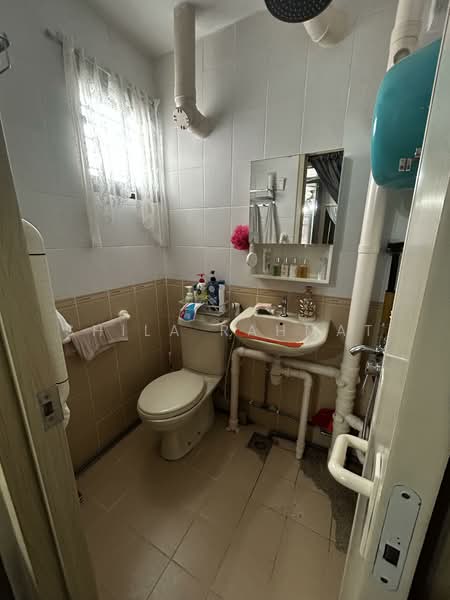129 Bedok North Street 2, 129 Bedok North Street 2, Room Rental, 129 sqft, HDB Flat For Rent, by Shila Rahmat, 500137305 - Bathroom - PropertyGuru.com.sg