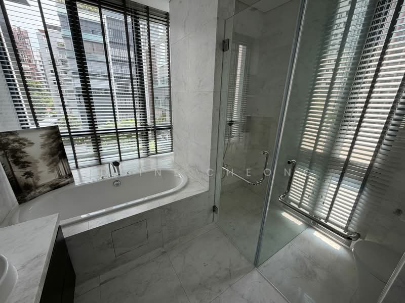 Sui Generis, 9 Balmoral Crescent, 4 Bedrooms, 2,131 sqft, Condominium For Sale, by Addine Cheong, 500137306 - Bathroom - PropertyGuru.com.sg