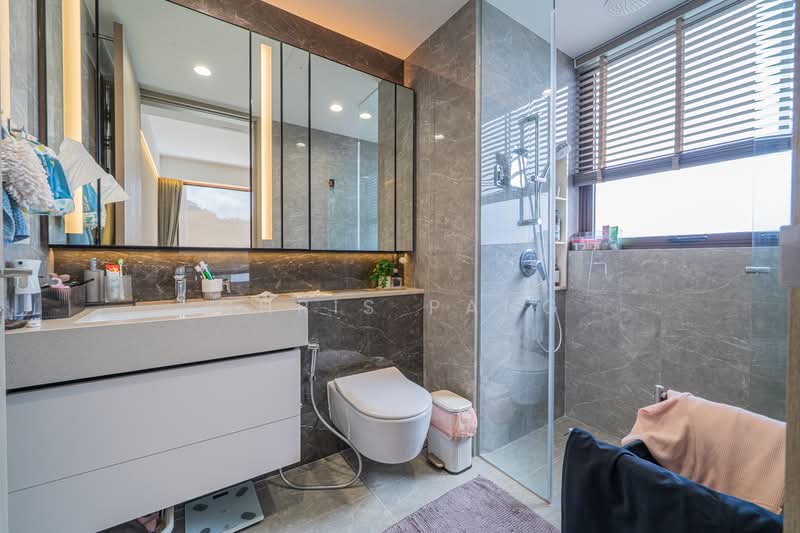 Dairy Farm Residences, 12 Dairy Farm Lane, 3 Bedrooms, 1,012 sqft, Condominium For Sale, by Chris Pang, 500137316 - Bathroom - PropertyGuru.com.sg