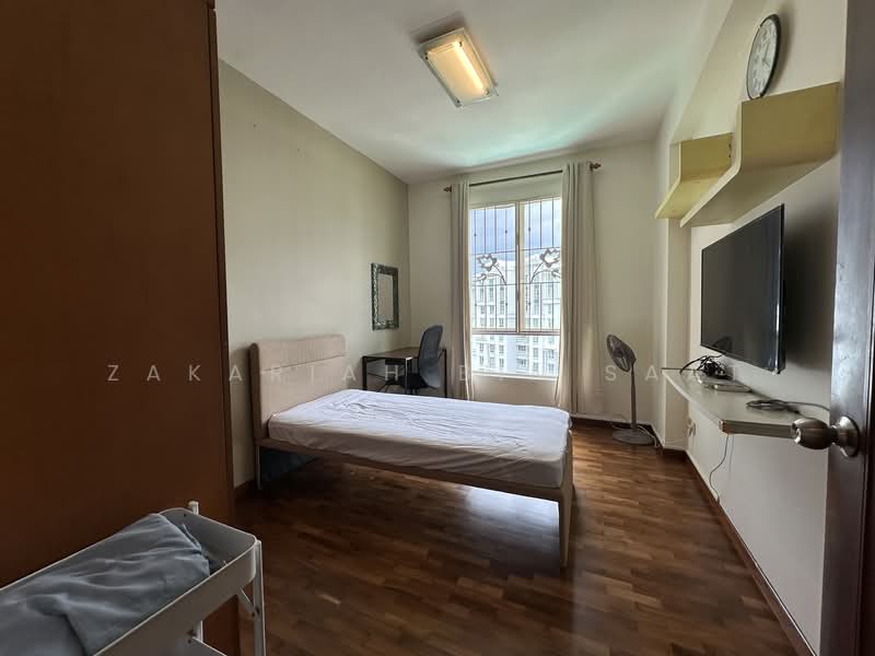 Yishun Emerald, 28 Canberra Drive, 4 Bedrooms, 1,356 sqft, Condominium For Sale, by Zakariah Bin Saat, 500137344 - Bedroom 1 - PropertyGuru.com.sg