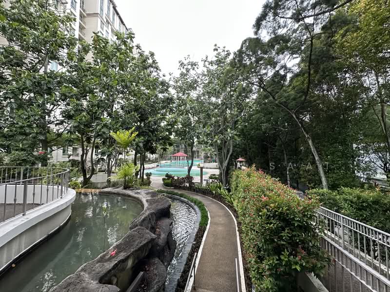 Yishun Emerald, 28 Canberra Drive, 4 Bedrooms, 1,356 sqft, Condominium For Sale, by Zakariah Bin Saat, 500137344 - Garden path to club house - PropertyGuru.com.sg