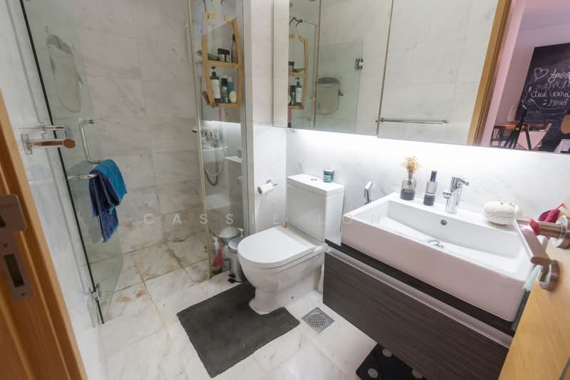 Estilo, 71 Wilkie Road, 1 Bedroom, 527 sqft, Apartment For Rent, by Cassie Long, 500137349 - Bathroom - PropertyGuru.com.sg