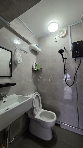 People's Park Complex, 1 Park Road, Room Rental, 180 sqft, Apartment For Rent, by James Chui, 500137355 - Bathroom - PropertyGuru.com.sg