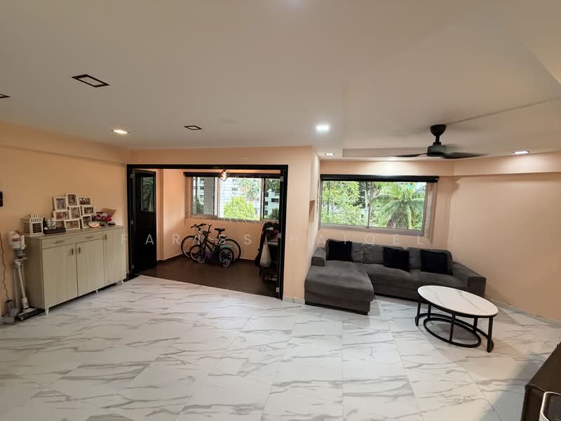 716 Jurong West Street 71, 716 Jurong West Street 71, 3 Bedrooms, 1,194 sqft, HDB Flat For Sale, by Fariss Haiqel, 500137396 - Living Room - PropertyGuru.com.sg
