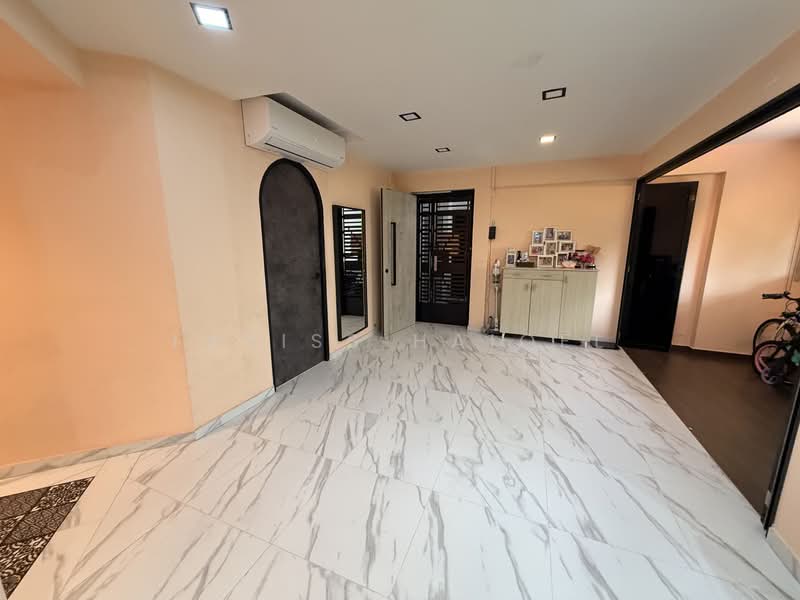 716 Jurong West Street 71, 716 Jurong West Street 71, 3 Bedrooms, 1,194 sqft, HDB Flat For Sale, by Fariss Haiqel, 500137396 - Living Room - PropertyGuru.com.sg