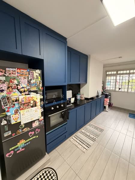 716 Jurong West Street 71, 716 Jurong West Street 71, 3 Bedrooms, 1,194 sqft, HDB Flat For Sale, by Fariss Haiqel, 500137396 - Kitchen - PropertyGuru.com.sg