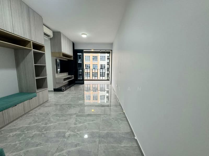 The Brownstone, 156 Canberra Drive, 3 Bedrooms, 958 sqft, Executive Condominium For Rent, by Bryan Tan, 500137412 - Living Room - PropertyGuru.com.sg