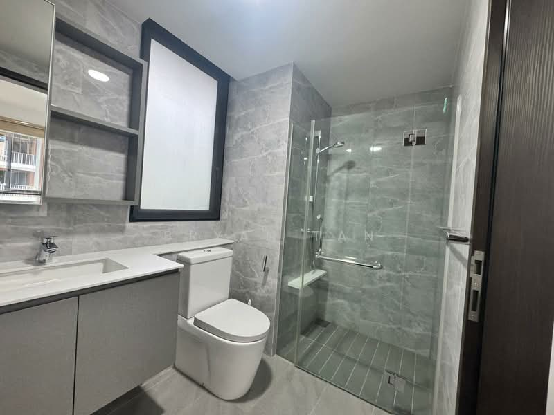 The Brownstone, 156 Canberra Drive, 3 Bedrooms, 958 sqft, Executive Condominium For Rent, by Bryan Tan, 500137412 - Bathroom - PropertyGuru.com.sg