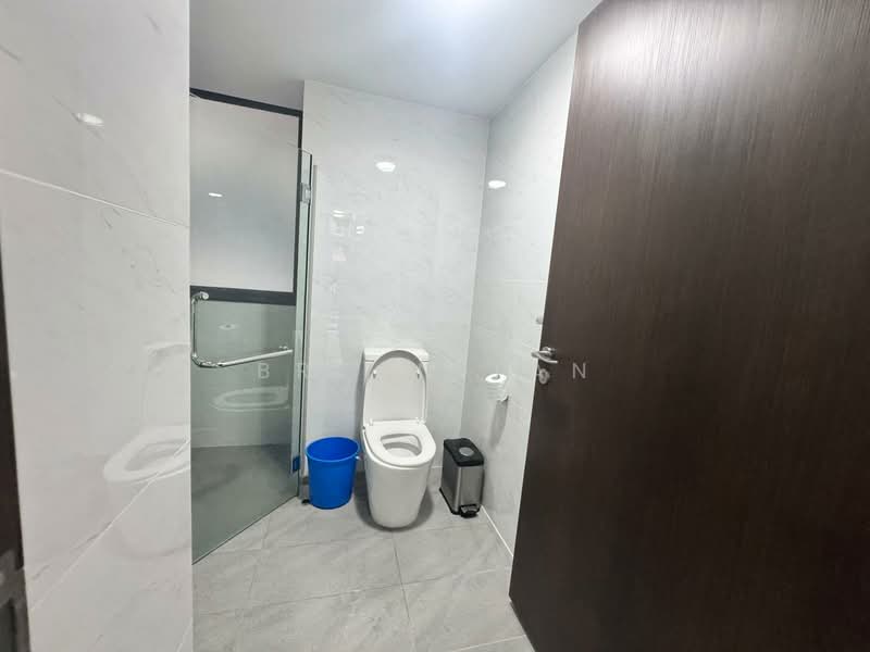 The Brownstone, 156 Canberra Drive, 3 Bedrooms, 958 sqft, Executive Condominium For Rent, by Bryan Tan, 500137412 - Bathroom - PropertyGuru.com.sg