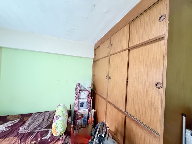 448 Tampines Street 42, 448 Tampines Street 42, 3 Bedrooms, 1,119 sqft, HDB Flat For Sale, by Derek Ong, 500137422 - Bedroom - PropertyGuru.com.sg