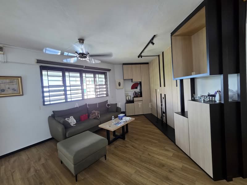 709 Bedok Reservoir Road, 709 Bedok Reservoir Road, Room Rental, 100 sqft, HDB Flat For Rent, by Alice Teo, 500137443 - Living Room - PropertyGuru.com.sg