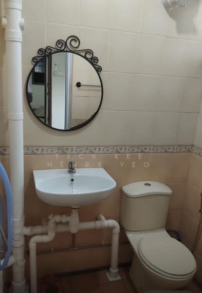 306 Clementi Avenue 4, 306 Clementi Avenue 4, Buona Vista / West Coast / Clementi New Town, 2 Bedrooms, 721 sqft, HDB Flat For Rent, by Teck Kee Henry Yeo, 500137450 - Bathroom - PropertyGuru.com.sg