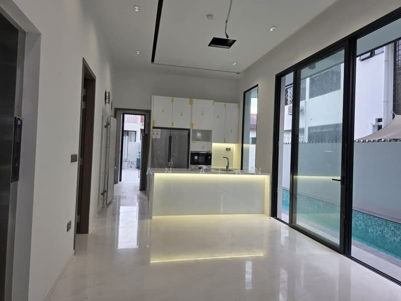 Serangoon Garden Estate, Corfe Place, 6 Bedrooms, 9,422 sqft, Semi-Detached House For Sale, by Tan Alan, 500137470 - Kitchen - PropertyGuru.com.sg
